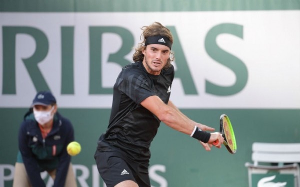 Циципас выходит в четвертый раунд Открытого чемпионата Франции Циципас выходит в четвертый раунд Открытого чемпионата Франции