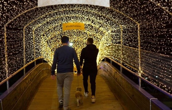 Афины надели праздничный наряд (фото, видео) Афины надели праздничный наряд (фото, видео)