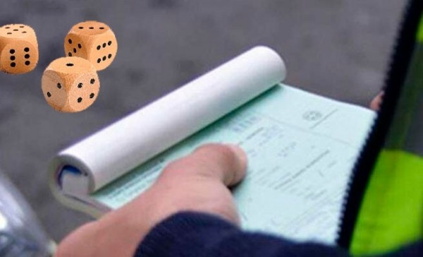 Полиция Эгио арестовала 29 человек за игру в кости Полиция Эгио арестовала 29 человек за игру в кости