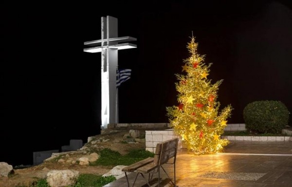 Афины надели праздничный наряд (фото, видео) Афины надели праздничный наряд (фото, видео)